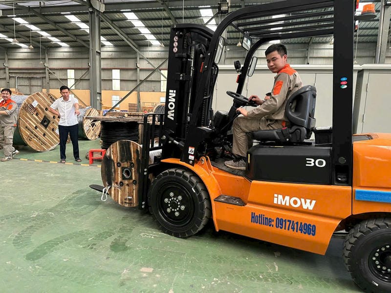 Động cơ phải có mô-men xoắn ổn định, dễ thay thế phụ tùng và tương thích