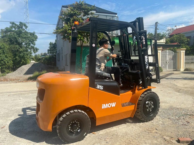 Cần kiểm tra số khung, số máy, đồng hồ giờ, áp suất dầu, độ phản hồi