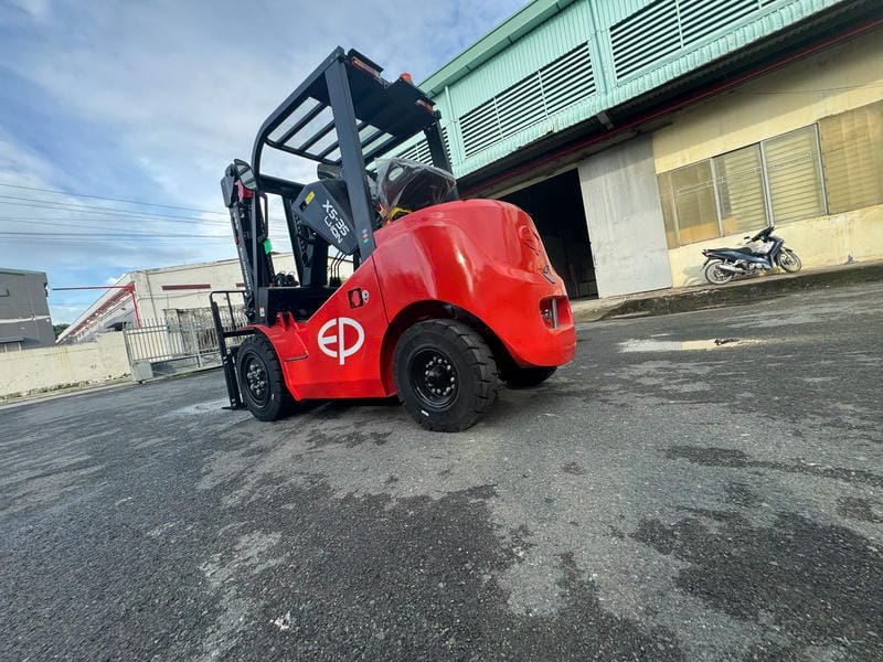 Phù hợp khi lối đi đủ rộng cho bán kính quay và kích thước xe tải