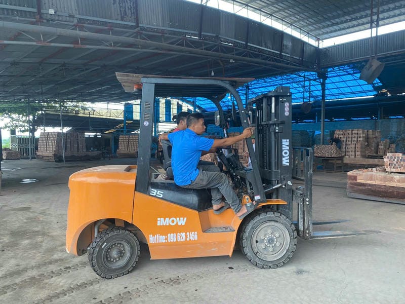 , nếu chọn lốp hơi hoặc lốp đặc đúng môi trường và kiểm tra tải trọng