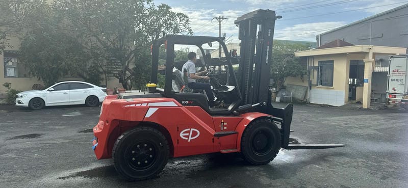 Giá xe phụ thuộc trực tiếp vào điện áp pin, dung lượng pin, chiều cao nâng