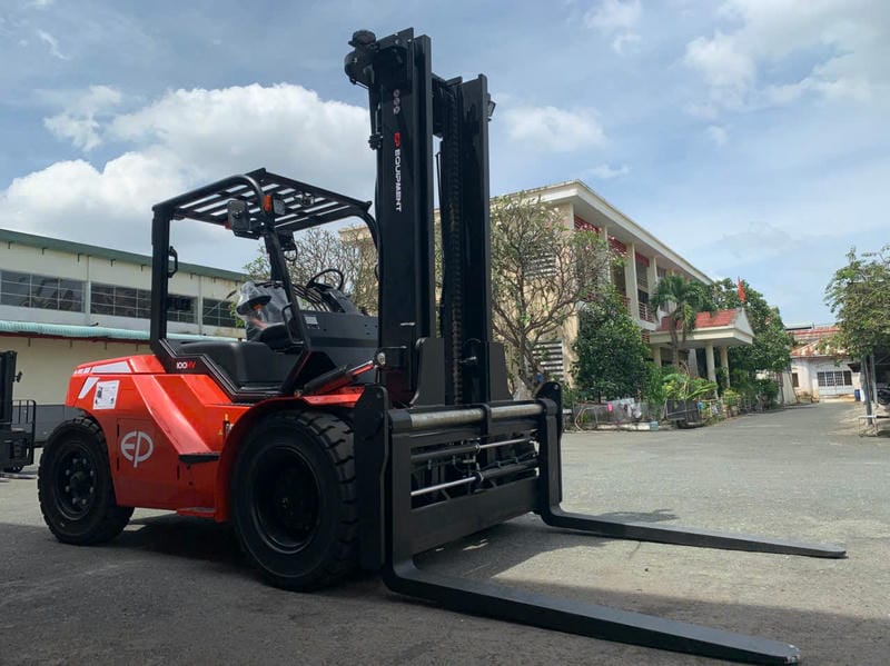 EP 100HV thuộc nhóm xe nâng điện tải trọng lớn, phù hợp kho thép, cảng nội