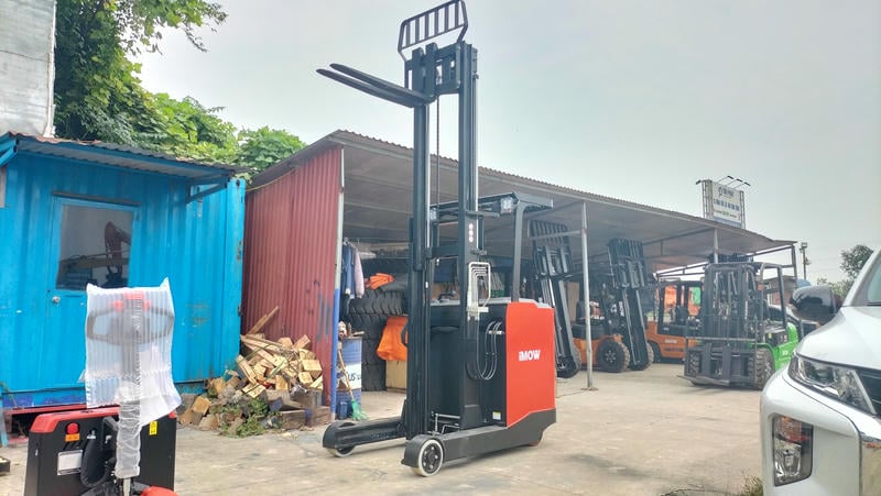 Reach Truck phát huy hiệu quả rõ nhất khi kệ từ 4m trở lên và lối